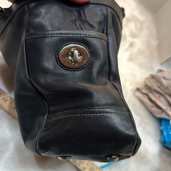 Coach GALLERY F13759 Black Leather Double Handle Satchel Handbag. Size … - Picture 7 of 8